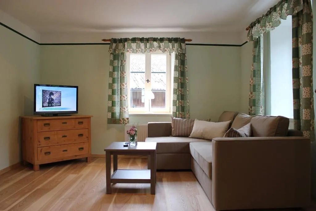 Schlossgaststätte Hohenberg Seeshaupt Apartment