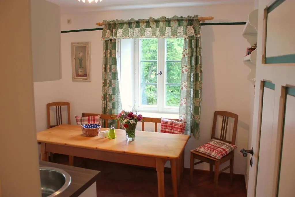 Schlossgaststätte Hohenberg Seeshaupt Apartment