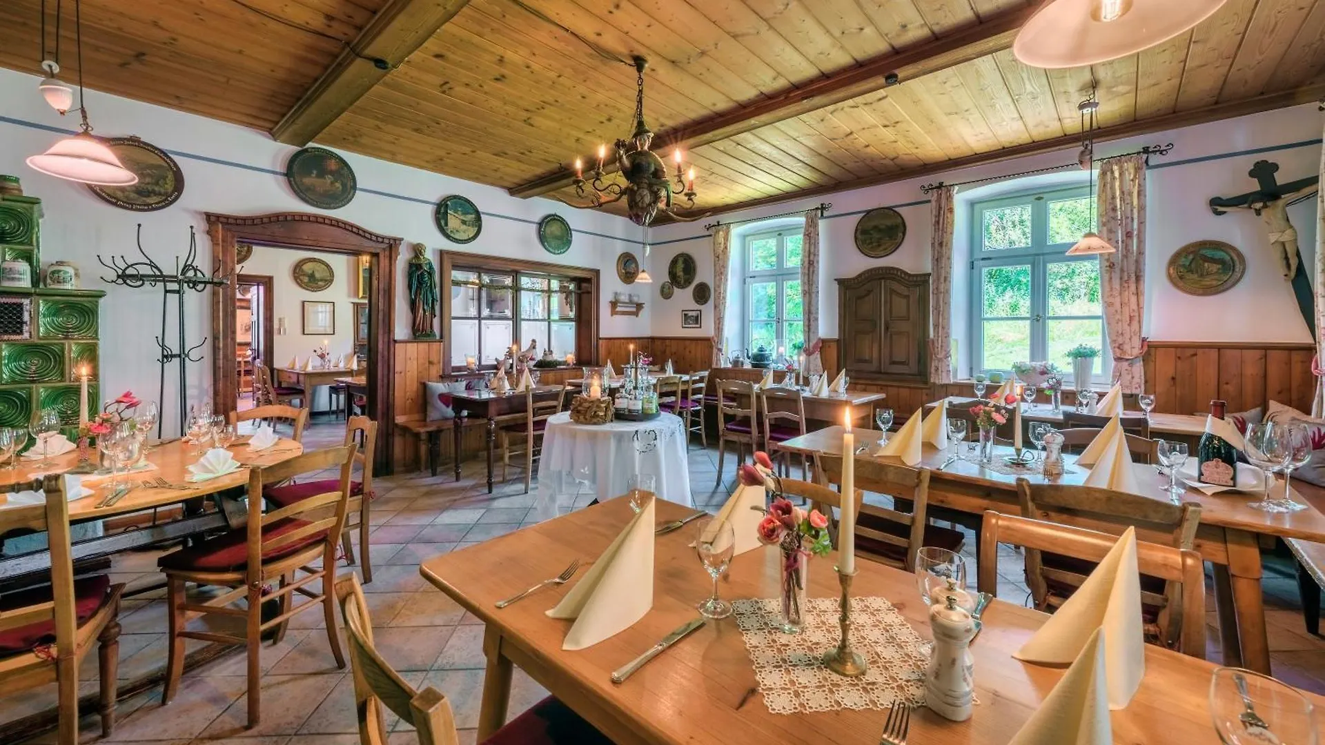 Schlossgaststätte Hohenberg Seeshaupt