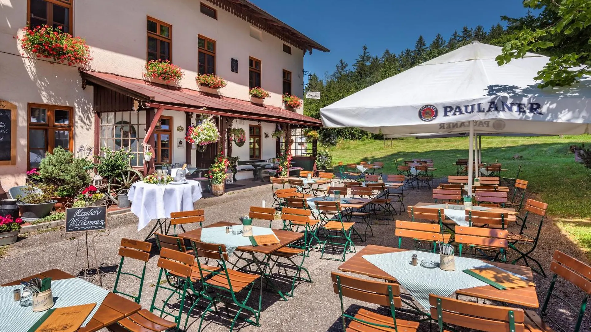 Apartment Schlossgaststätte Hohenberg Seeshaupt