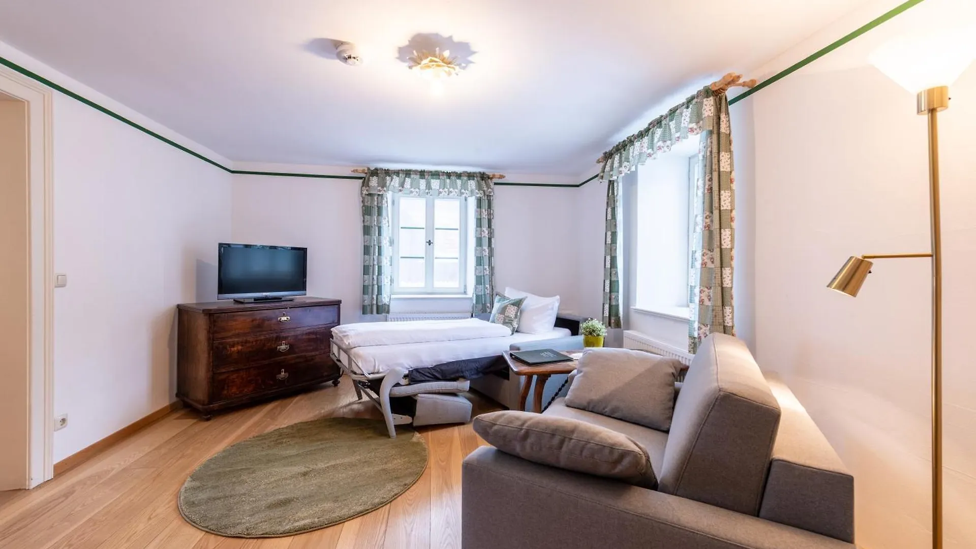 Schlossgaststätte Hohenberg Seeshaupt Apartment