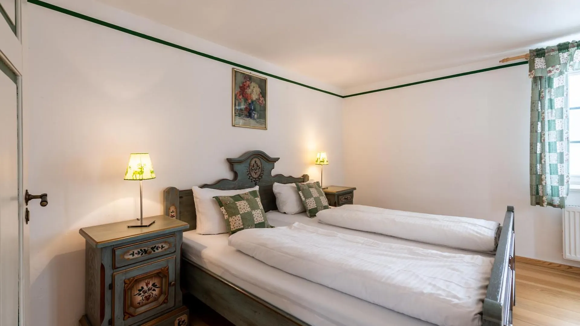 Apartment Schlossgaststätte Hohenberg Seeshaupt